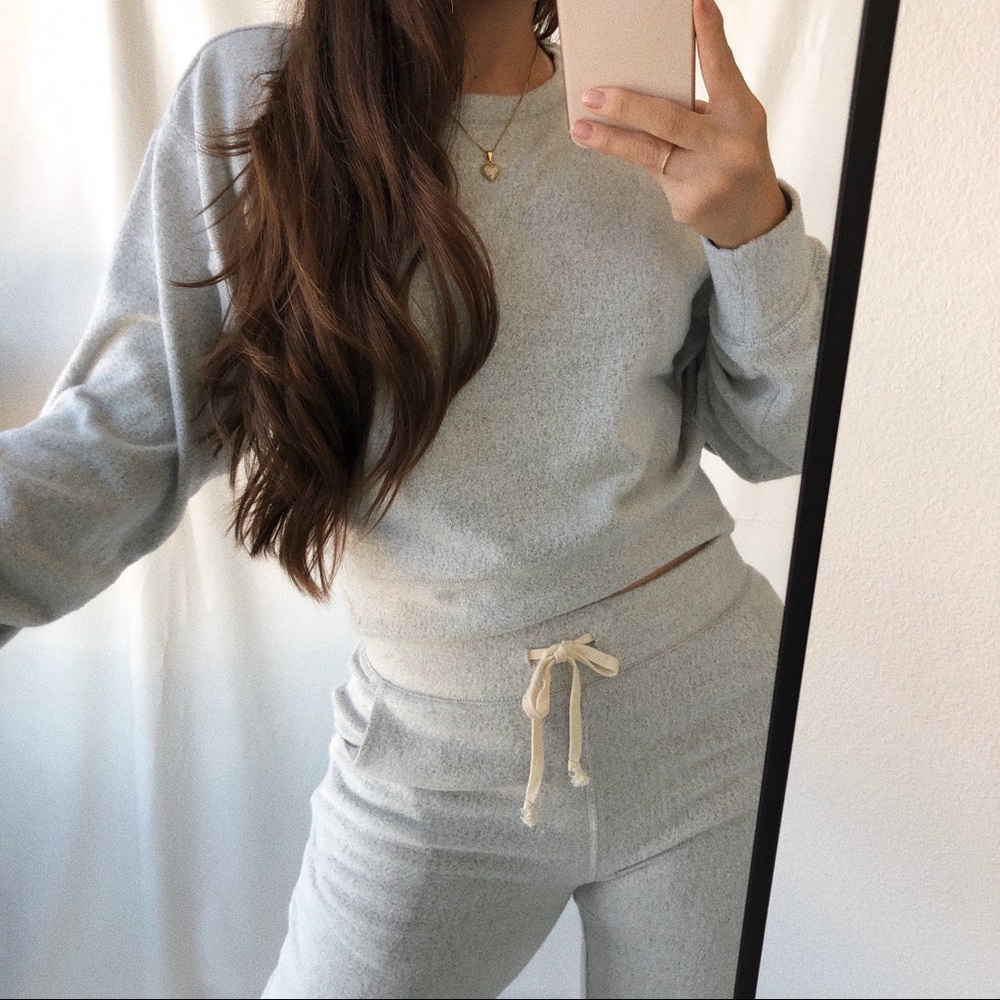 BOGO⭐️Last L—Lounge Set Sweatshirt +Jogger pants - Picture 5 of 7